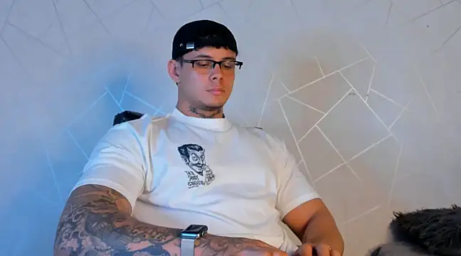 NoahhBrown online show from 01-13-25, 03:45