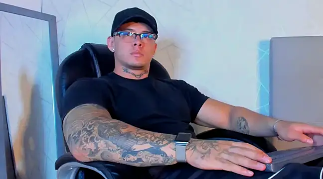 NoahhBrown online show from 02-06-25, 03:06