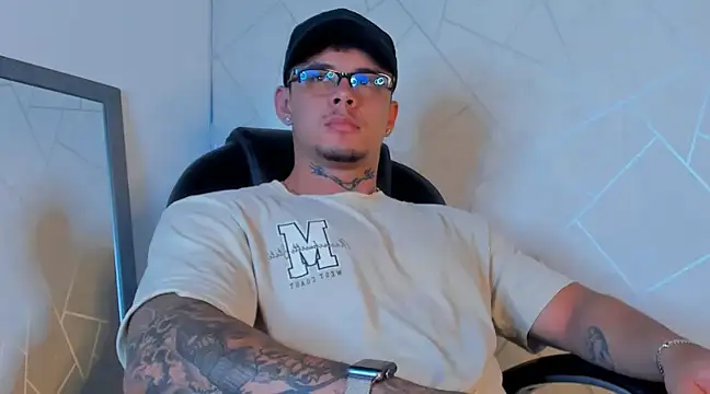 NoahhBrown online show from 02-19-25, 06:55