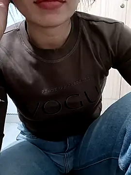 Snapshot of Blythe_69 chatting on 02-04-25, 10:32 Blythe 69 online show from 02-04-25, 10:32