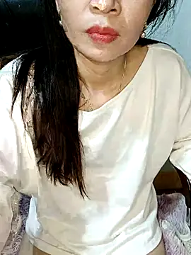 Snapshot of Blythe_69 chatting on 10-31-25, 12:55 Blythe 69 online show from 10-31-25, 12:55