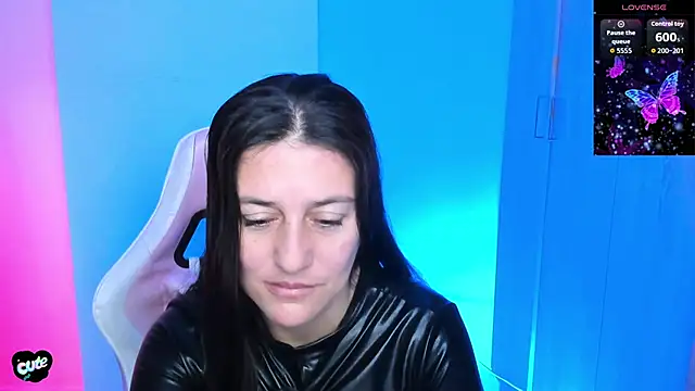 Saskyaa online show from 11-16-25, 03:06