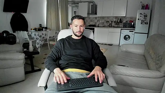 ZackFraser online show from 10-06-25, 02:03