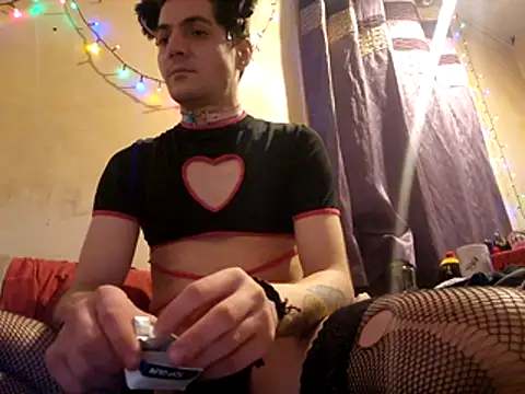 Snapshot of Savzybiggape chatting on 11-30-25, 04:44 Savzybiggape online show from 11-30-25, 04:44