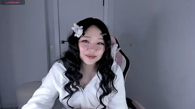 hee young11 online show from 11-21-25, 05:44