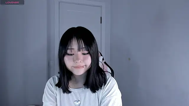 hee young11 online show from 12-04-25, 05:54