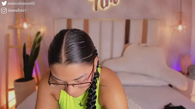 Nicolemorelli2 online show from 11-27-25, 12:18