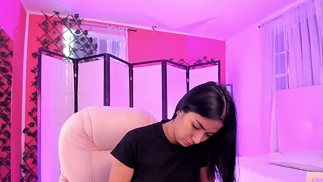 Snapshot of your_khloe chatting on 09-22-25, 12:18 your khloe online show from 09-22-25, 12:18