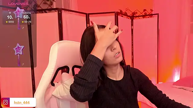 Snapshot of your_khloe chatting on 11-15-25, 02:20 your khloe online show from 11-15-25, 02:20