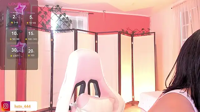 Snapshot of your_khloe chatting on 11-15-25, 02:24 your khloe online show from 11-15-25, 02:24