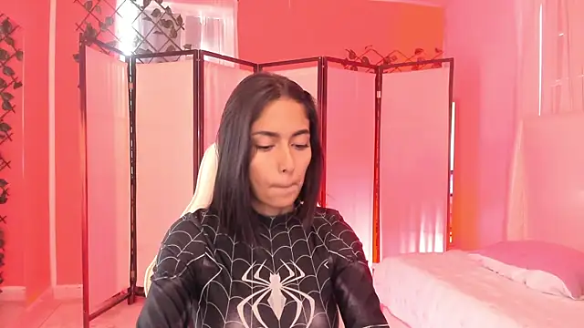 Snapshot of your_khloe chatting on 12-01-25, 01:05 your khloe online show from 12-01-25, 01:05