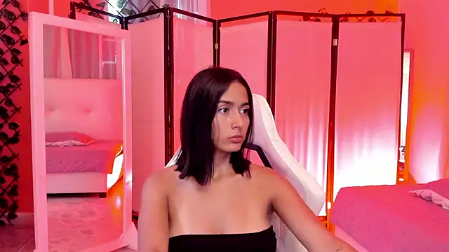 Snapshot of your_khloe chatting on 12-20-25, 01:51 your khloe online show from 12-20-25, 01:51