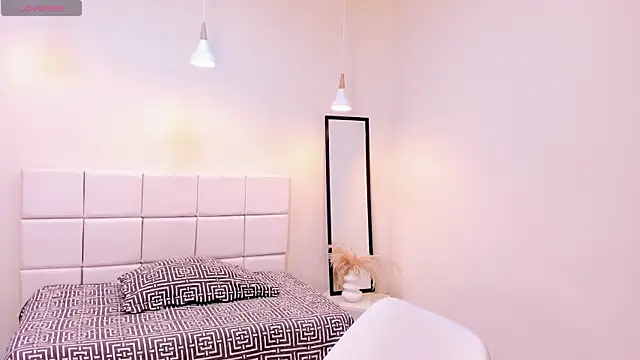 Snapshot of your_khloe chatting on 01-13-26, 01:27 your khloe online show from 01-13-26, 01:27