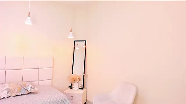 Snapshot of your_khloe chatting on 02-20-26, 01:44 your khloe online show from 02-20-26, 01:44