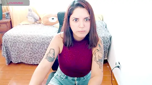 raquellov1 online show from 03-04-25, 08:49