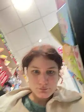 Snapshot of Charlotte_wow chatting on 01-19-26, 08:29 Charlotte wow online show from 01-19-26, 08:29