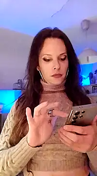 Snapshot of Luna_Kitanna chatting on 01-19-25, 12:06 Luna Kitanna online show from 01-19-25, 12:06