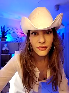 Luna Kitanna online show from 11-15-25, 10:37