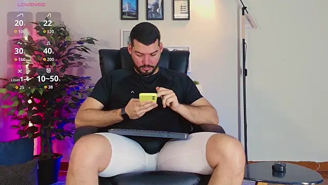 HenryBenso online show from 10-05-25, 04:38