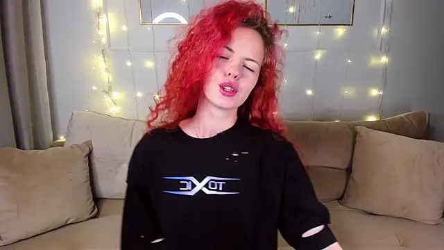 Snapshot of RubyAttwood chatting on 03-06-25, 05:43 RubyAttwood online show from 03-06-25, 05:43