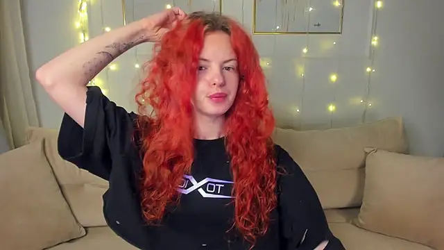 Snapshot of RubyAttwood chatting on 03-18-25, 10:37 RubyAttwood online show from 03-18-25, 10:37