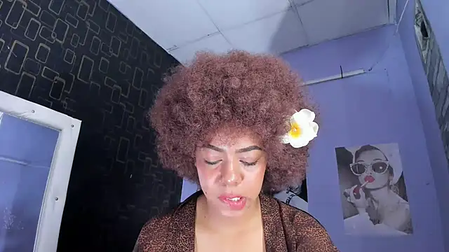 Snapshot of Alika01 chatting on 02-06-25, 04:36 Alika01 online show from 02-06-25, 04:36