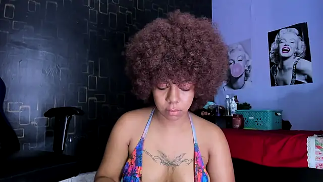 Snapshot of Alika01 chatting on 02-15-25, 01:16 Alika01 online show from 02-15-25, 01:16