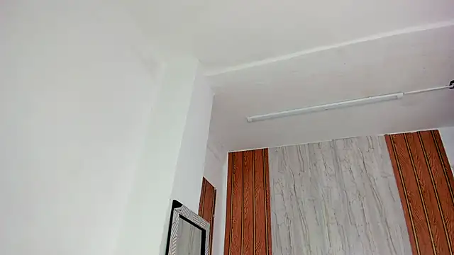 Snapshot of Alika01 chatting on 10-11-25, 01:42 Alika01 online show from 10-11-25, 01:42