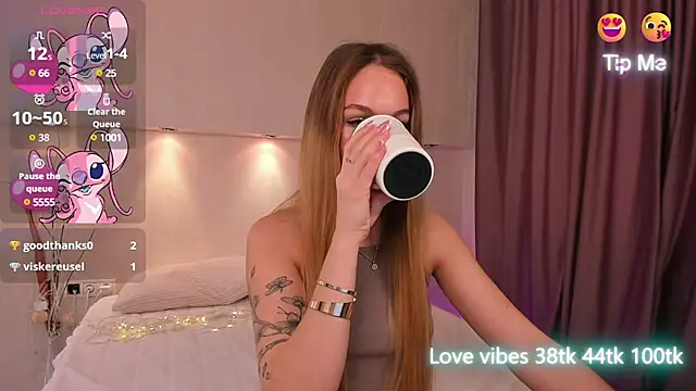 Snapshot of Tracy-Taylor chatting on 01-20-25, 06:42 Tracy-Taylor online show from 01-20-25, 06:42