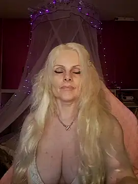 Snapshot of Angeldevilus chatting on 06-26-26, 12:37 Angeldevilus online show from 06-26-26, 12:37