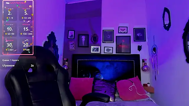 Snapshot of _cloe_martinez chatting on 12-06-24, 09:54 cloe martinez online show from 12-06-24, 09:54