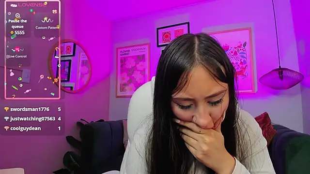 Snapshot of _cloe_martinez chatting on 12-10-24, 03:52 cloe martinez online show from 12-10-24, 03:52