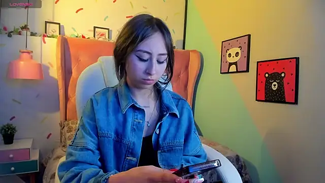 Snapshot of _cloe_martinez chatting on 12-14-24, 01:28 cloe martinez online show from 12-14-24, 01:28