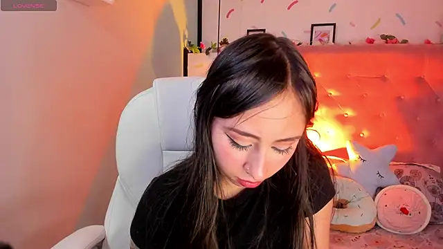 Snapshot of _cloe_martinez chatting on 02-01-25, 02:16 cloe martinez online show from 02-01-25, 02:16