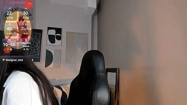 Snapshot of _cloe_martinez chatting on 10-15-25, 11:27 cloe martinez online show from 10-15-25, 11:27