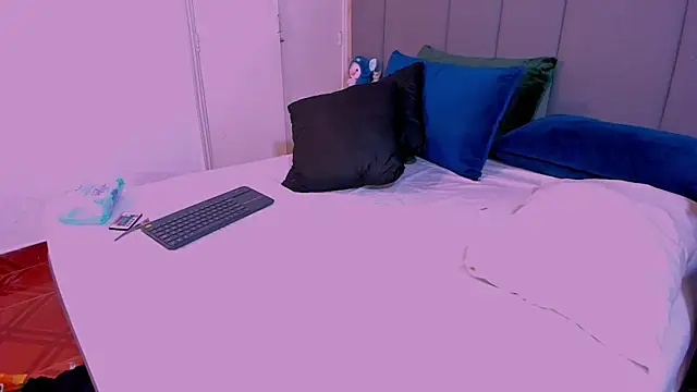 JulianaMiller online show from 12-28-24, 03:58