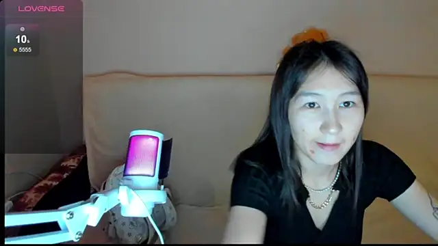 SaraXray online show from 10-30-25, 01:29