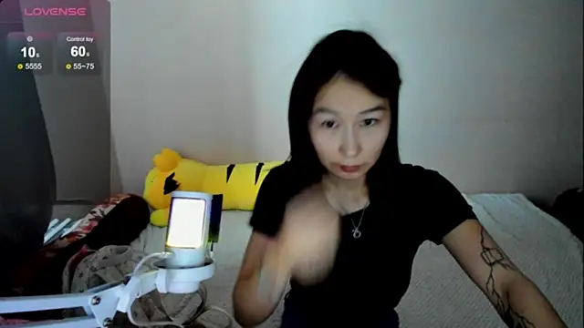 SaraXray online show from 11-13-25, 02:32