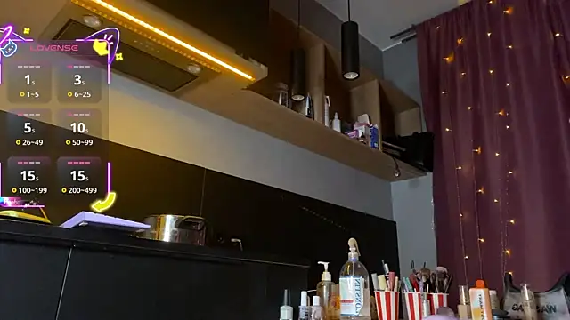 Snapshot of ilona_wine chatting on 11-16-25, 10:37 ilona wine online show from 11-16-25, 10:37