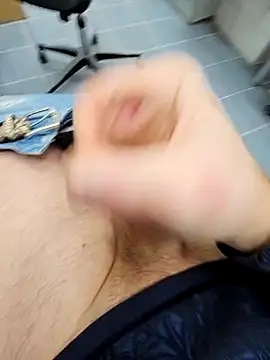 Snapshot of thesmiledoc chatting on 12-17-24, 02:12 thesmiledoc online show from 12-17-24, 02:12