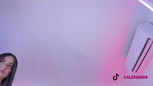 Snapshot of sarah-bonneth chatting on 11-07-25, 11:43 sarah-bonneth online show from 11-07-25, 11:43