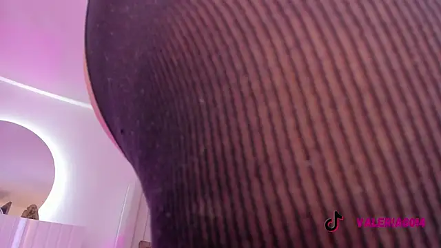 Snapshot of sarah-bonneth chatting on 12-04-25, 11:30 sarah-bonneth online show from 12-04-25, 11:30