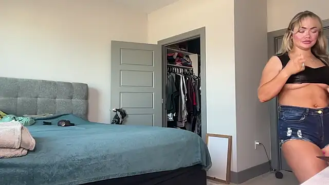 Snapshot of ElenaErickson chatting on 12-04-24, 09:02 ElenaErickson online show from 12-04-24, 09:02