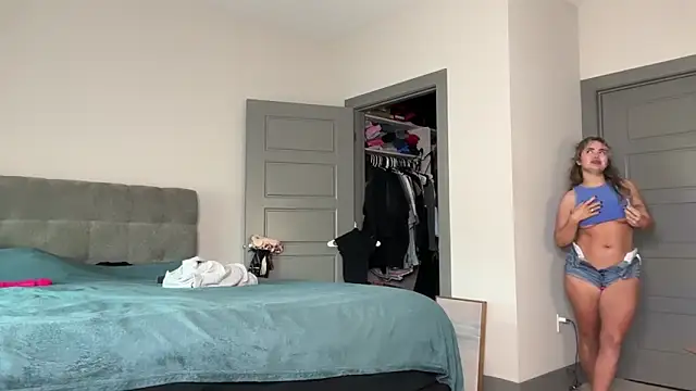 Snapshot of ElenaErickson chatting on 01-22-25, 11:43 ElenaErickson online show from 01-22-25, 11:43