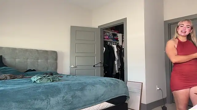 Snapshot of ElenaErickson chatting on 02-26-25, 11:04 ElenaErickson online show from 02-26-25, 11:04