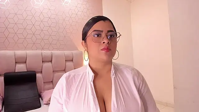 Snapshot of Emilyboobss chatting on 02-10-25, 03:35 Emilyboobss online show from 02-10-25, 03:35