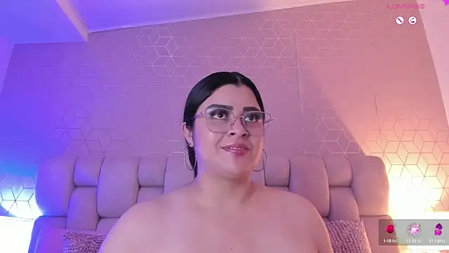 Snapshot of Emilyboobss chatting on 03-12-25, 09:44 Emilyboobss online show from 03-12-25, 09:44
