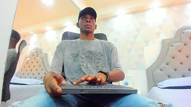 JacksonMuller  online show from 12-12-24, 11:40