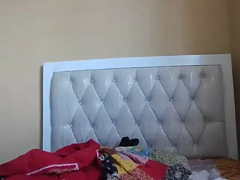 Snapshot of just_nala chatting on 12-14-25, 09:03 just nala online show from 12-14-25, 09:03