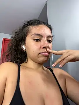 Snapshot of Nathcurly_ chatting on 12-27-24, 05:42 Nathcurly online show from 12-27-24, 05:42